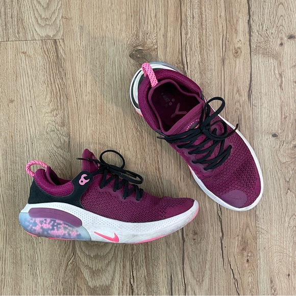 Nike Joyride Run Flynit Women’s 8 Raspberry Red - Picture 2 of 4